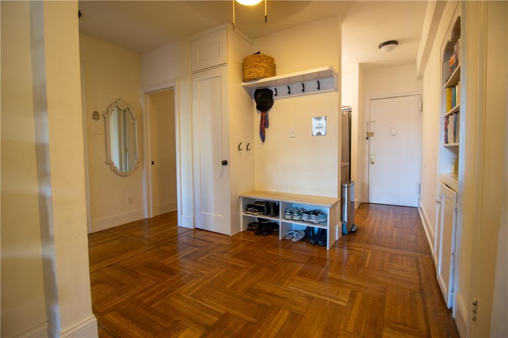 Brooklyn, New York 11226, United States, 2 Bedrooms Bedrooms, ,1 BathroomBathrooms,Residential,Pending,33359