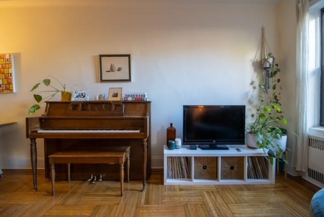 Brooklyn, New York 11226, United States, 2 Bedrooms Bedrooms, ,1 BathroomBathrooms,Residential,Pending,33359