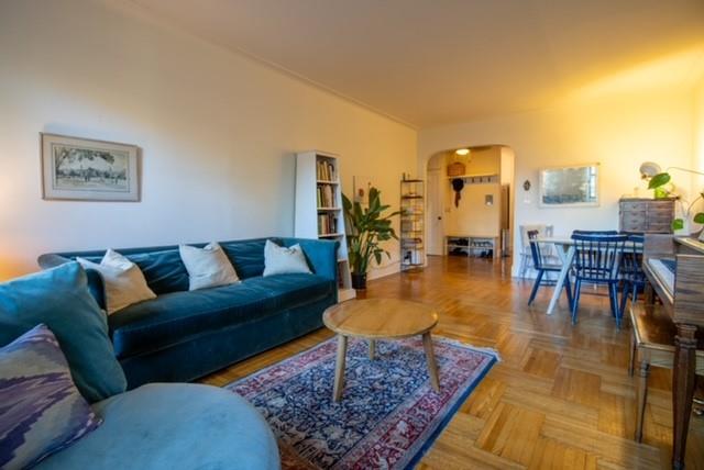 Brooklyn, New York 11226, United States, 2 Bedrooms Bedrooms, ,1 BathroomBathrooms,Residential,Pending,33359