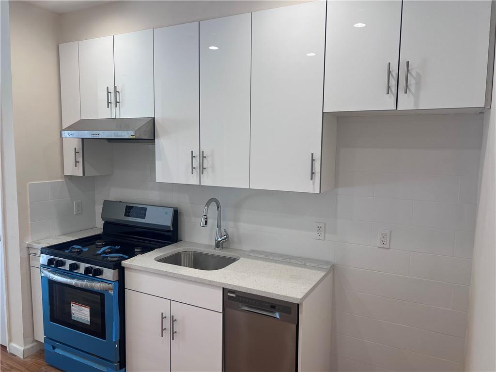 Brooklyn, New York 11228, United States, 2 Bedrooms Bedrooms, ,3 BathroomsBathrooms,Residential,Active,47964