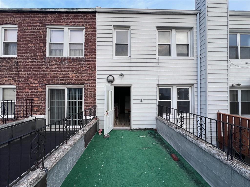 Brooklyn, New York 11229, United States, 3 Bedrooms Bedrooms, ,2 BathroomsBathrooms,Residential,Pending,32061