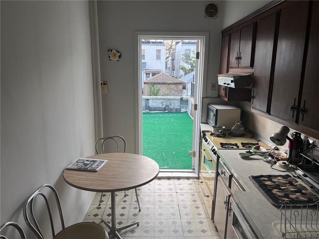 Brooklyn, New York 11229, United States, 3 Bedrooms Bedrooms, ,2 BathroomsBathrooms,Residential,Pending,32061