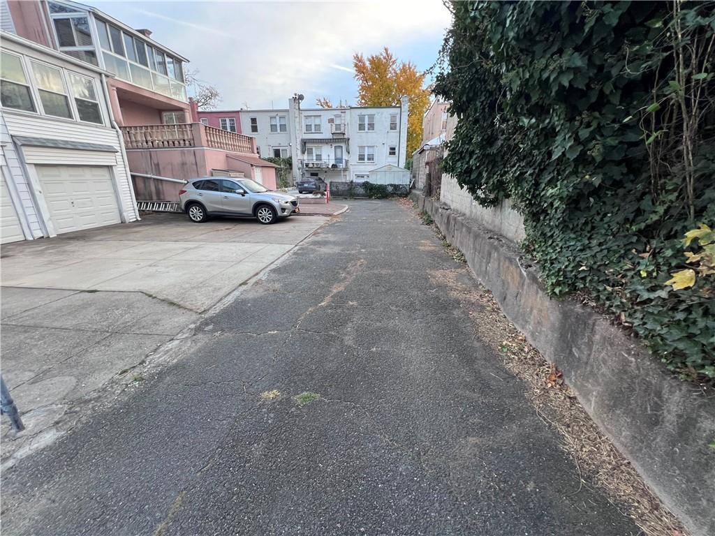 Brooklyn, New York 11229, United States, 3 Bedrooms Bedrooms, ,2 BathroomsBathrooms,Residential,Pending,32061