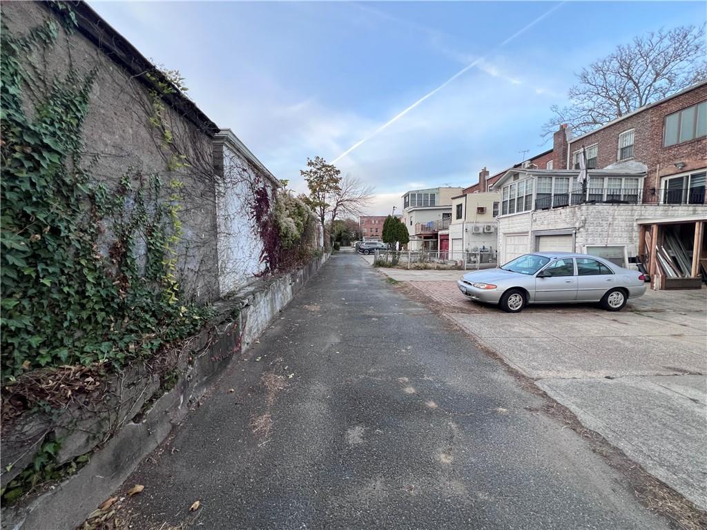 Brooklyn, New York 11229, United States, 3 Bedrooms Bedrooms, ,2 BathroomsBathrooms,Residential,Pending,32061