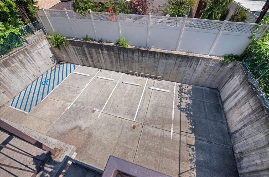 Brooklyn, New York 11228, United States, 2 Bedrooms Bedrooms, ,2 BathroomsBathrooms,Residential,Pending,47972