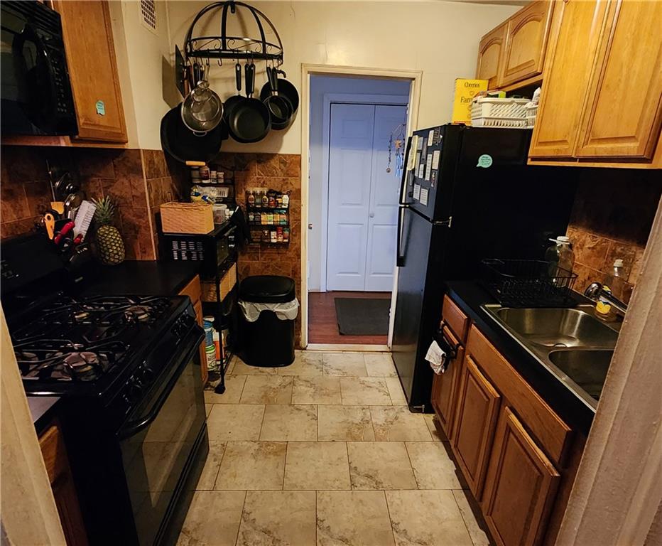 Brooklyn, New York 11234, United States, 2 Bedrooms Bedrooms, ,1 BathroomBathrooms,Residential,Active,52341