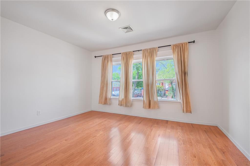 Brooklyn, New York 11203, United States, 4 Bedrooms Bedrooms, ,2 BathroomsBathrooms,Residential,Active,119525