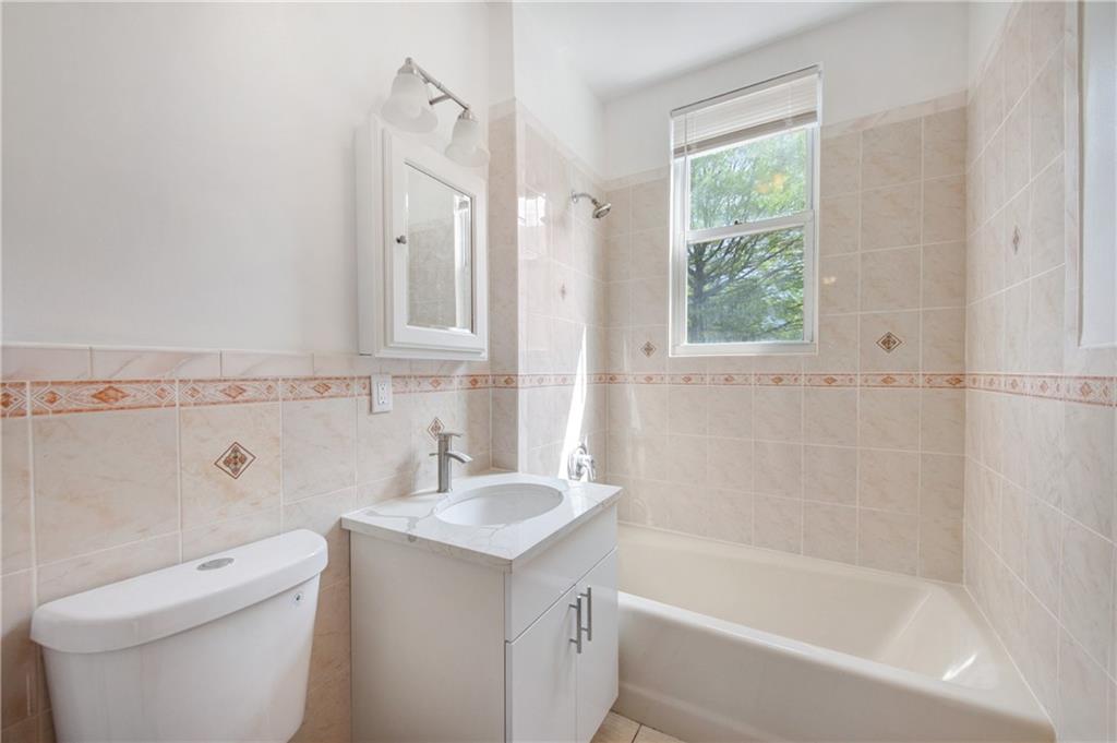 Brooklyn, New York 11203, United States, 4 Bedrooms Bedrooms, ,2 BathroomsBathrooms,Residential,Active,119525