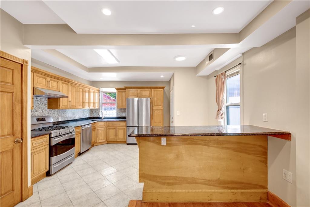 Brooklyn, New York 11203, United States, 4 Bedrooms Bedrooms, ,2 BathroomsBathrooms,Residential,Active,119525