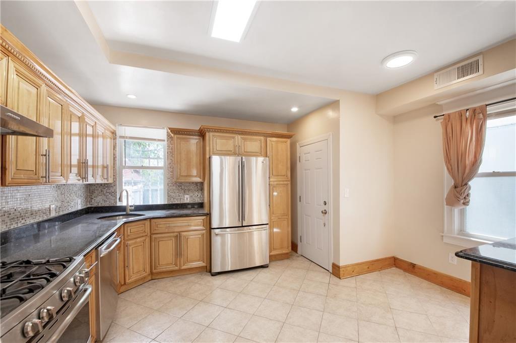 Brooklyn, New York 11203, United States, 4 Bedrooms Bedrooms, ,2 BathroomsBathrooms,Residential,Active,119525