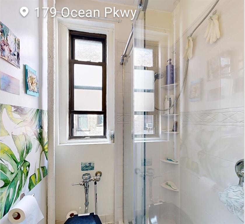 Brooklyn, New York 11218, United States, 1 Bedroom Bedrooms, ,1 BathroomBathrooms,Residential,Active,100259