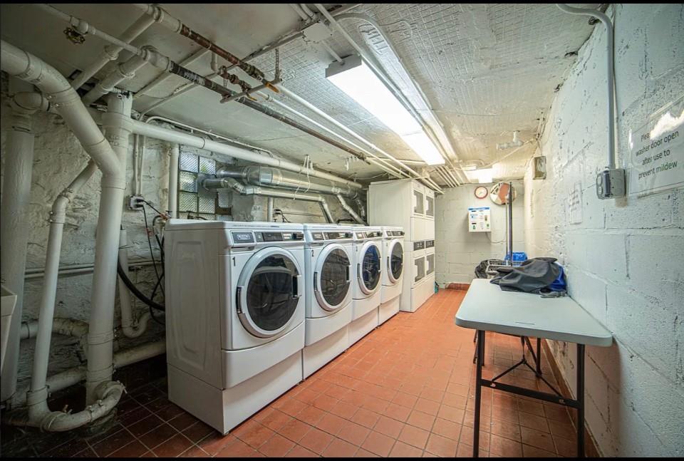 Brooklyn, New York 11218, United States, 1 Bedroom Bedrooms, ,1 BathroomBathrooms,Residential,Active,100259