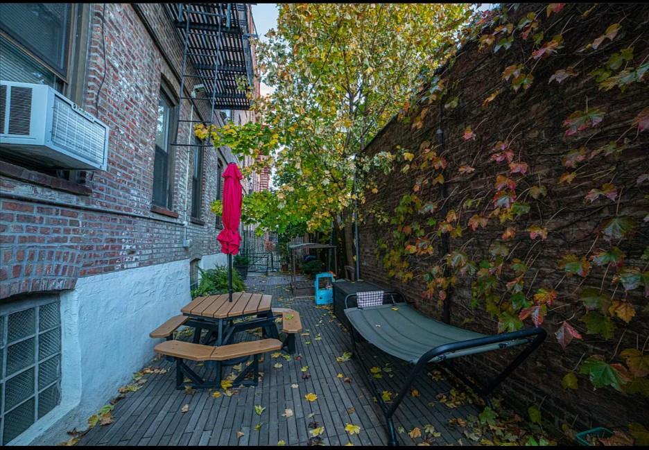 Brooklyn, New York 11218, United States, 1 Bedroom Bedrooms, ,1 BathroomBathrooms,Residential,Active,100259