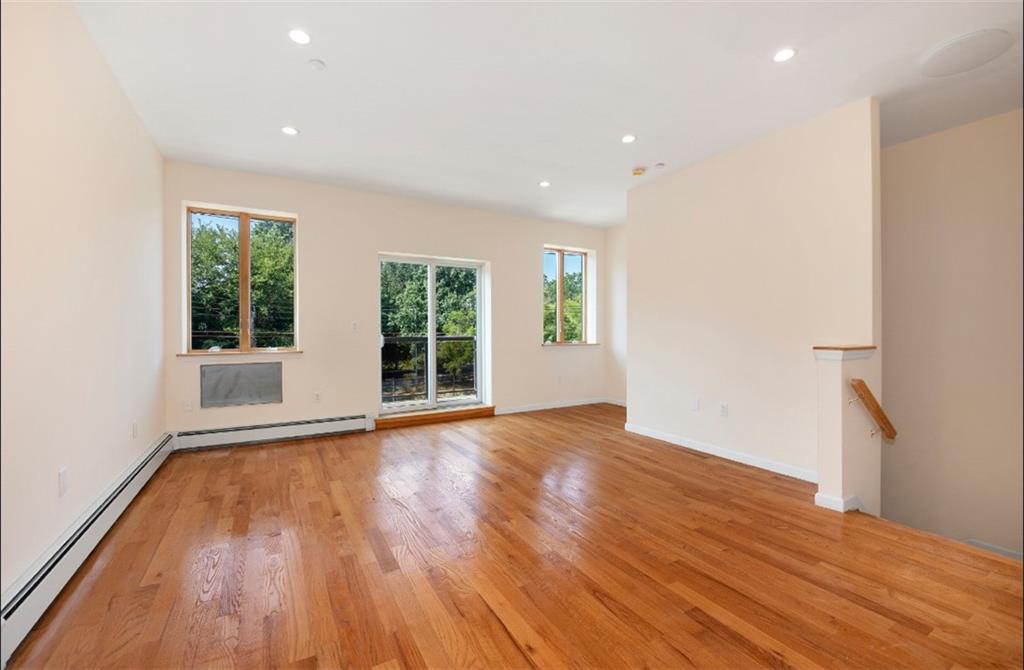 Brooklyn, New York 11228, United States, 2 Bedrooms Bedrooms, ,2 BathroomsBathrooms,Residential,Active,47965
