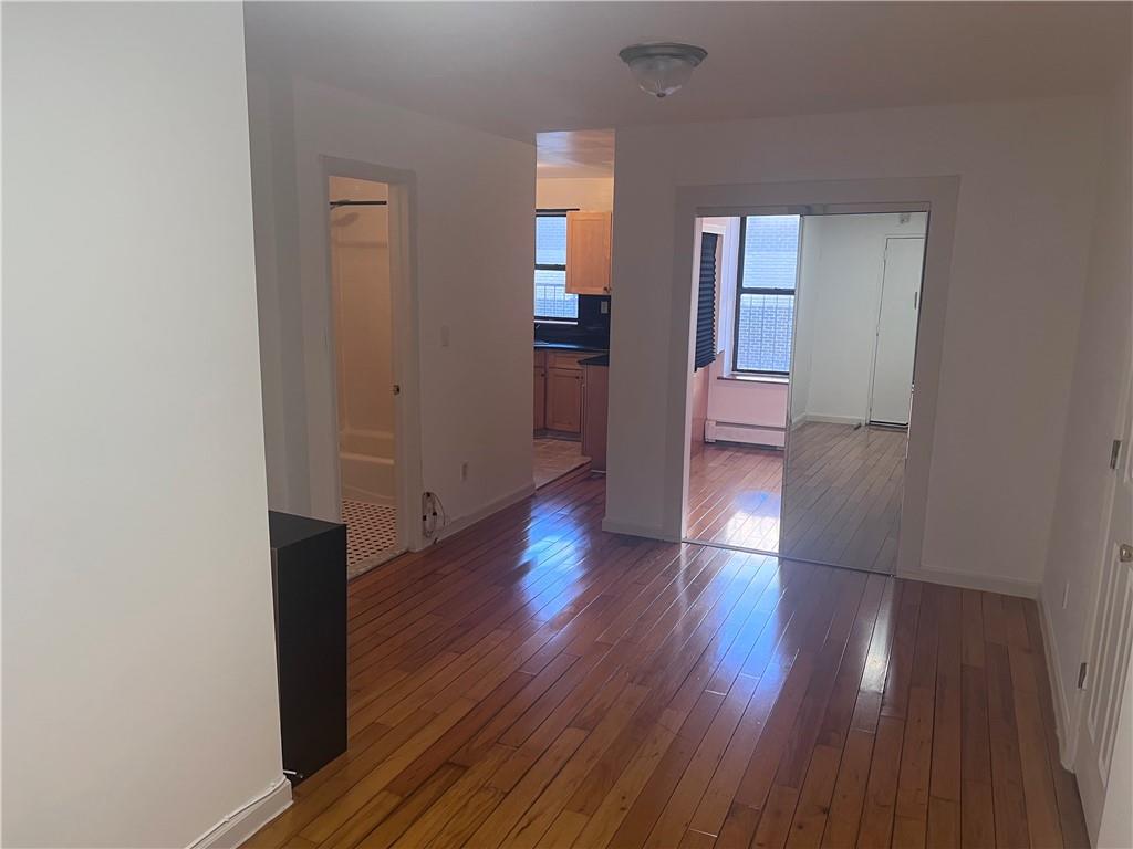 Rockaway Park, New York 11694, United States, ,1 BathroomBathrooms,Residential,Active,196843