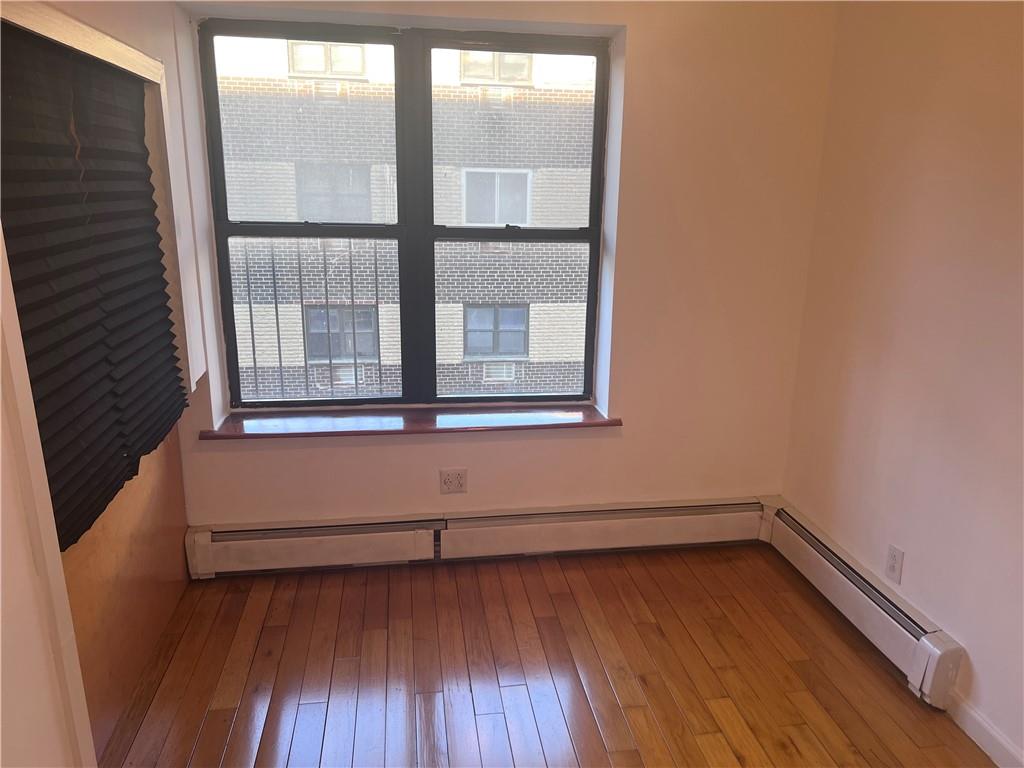 Rockaway Park, New York 11694, United States, ,1 BathroomBathrooms,Residential,Active,196843