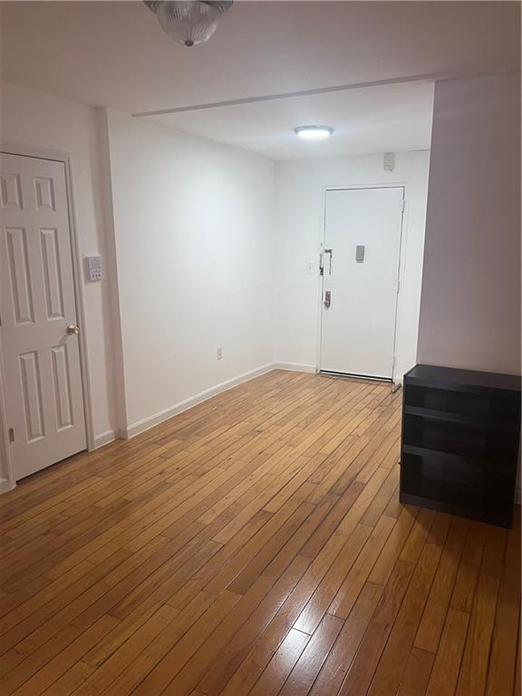 Rockaway Park, New York 11694, United States, ,1 BathroomBathrooms,Residential,Active,196843