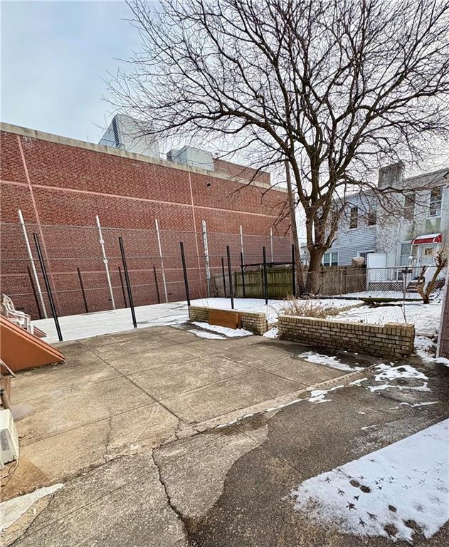 Middle Village, New York 11379, United States, 5 Bedrooms Bedrooms, ,3 BathroomsBathrooms,Residential,Active,4700