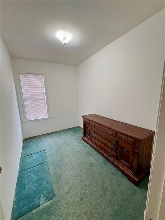 Middle Village, New York 11379, United States, 5 Bedrooms Bedrooms, ,3 BathroomsBathrooms,Residential,Active,4700