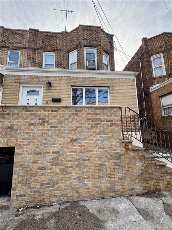 Middle Village, New York 11379, United States, 5 Bedrooms Bedrooms, ,3 BathroomsBathrooms,Residential,Active,4700