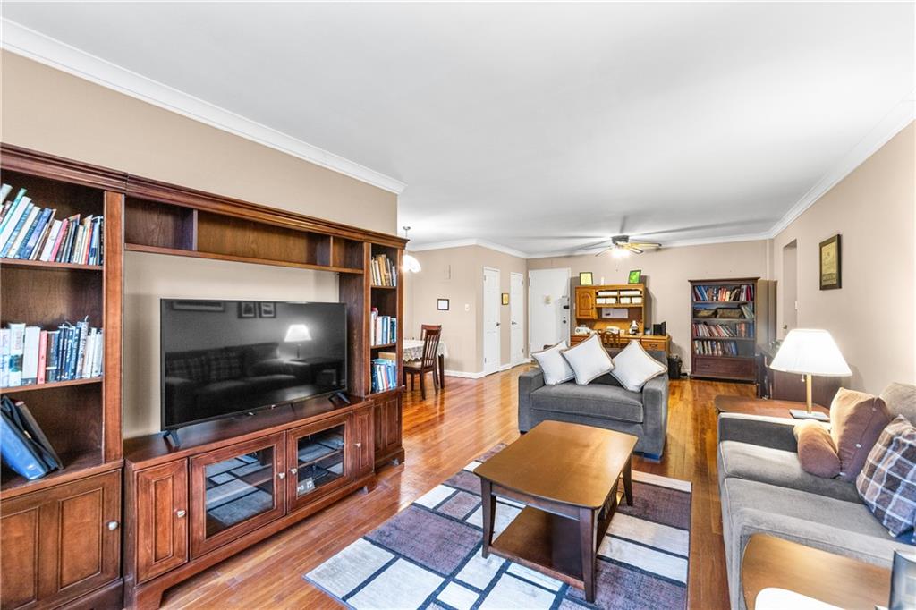 Brooklyn, New York 11209, United States, 1 Bedroom Bedrooms, ,1 BathroomBathrooms,Residential,Pending,123919