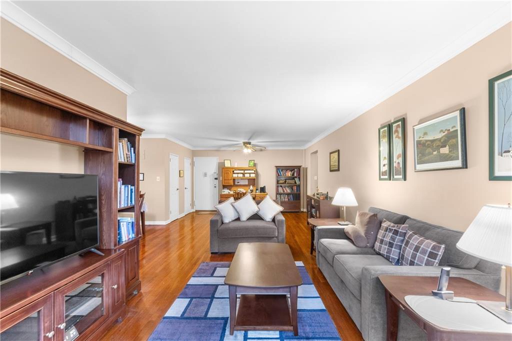 Brooklyn, New York 11209, United States, 1 Bedroom Bedrooms, ,1 BathroomBathrooms,Residential,Pending,123919