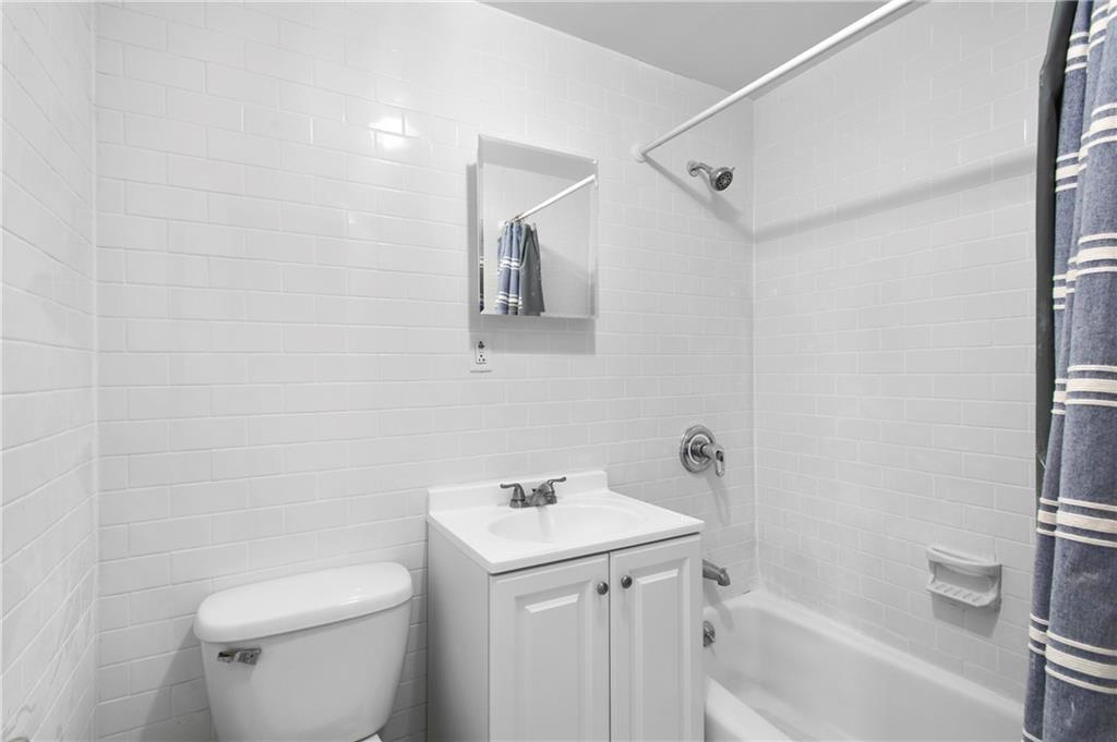 Rockaway Park, New York 11694, United States, ,1 BathroomBathrooms,Residential,Active,123151