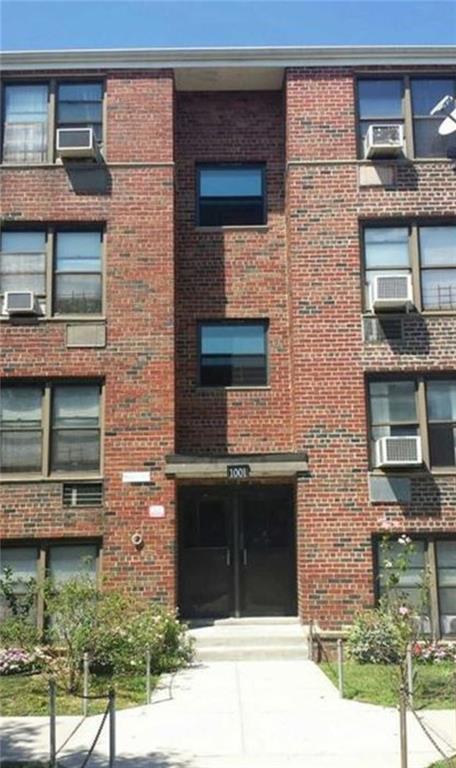 Brooklyn, New York 11236, United States, 1 Bedroom Bedrooms, ,1 BathroomBathrooms,Residential,Pending,52378