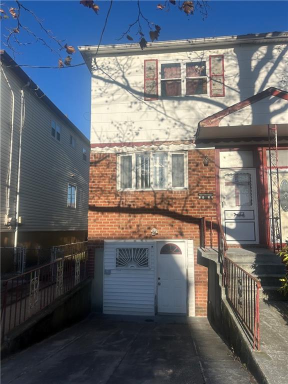 Brooklyn, New York 11236, United States, 3 Bedrooms Bedrooms, ,2 BathroomsBathrooms,Residential,Active,245244