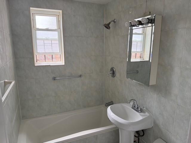 Brooklyn, New York 11223, United States, 1 Bedroom Bedrooms, ,1 BathroomBathrooms,Residential,Active,121915