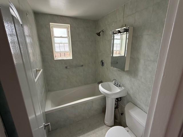 Brooklyn, New York 11223, United States, 1 Bedroom Bedrooms, ,1 BathroomBathrooms,Residential,Active,121915