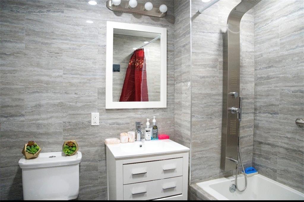 Brooklyn, New York 11229, United States, 2 Bedrooms Bedrooms, ,2 BathroomsBathrooms,Residential,Active,214115