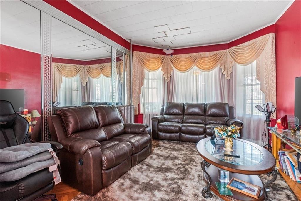 Brooklyn, New York 11234, United States, 3 Bedrooms Bedrooms, ,3 BathroomsBathrooms,Residential,Active,41324