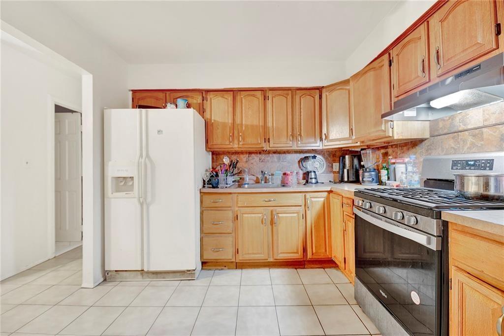 Brooklyn, New York 11236, United States, ,4 BathroomsBathrooms,Residential,Active,38296