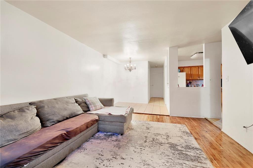 Brooklyn, New York 11236, United States, ,4 BathroomsBathrooms,Residential,Active,38296