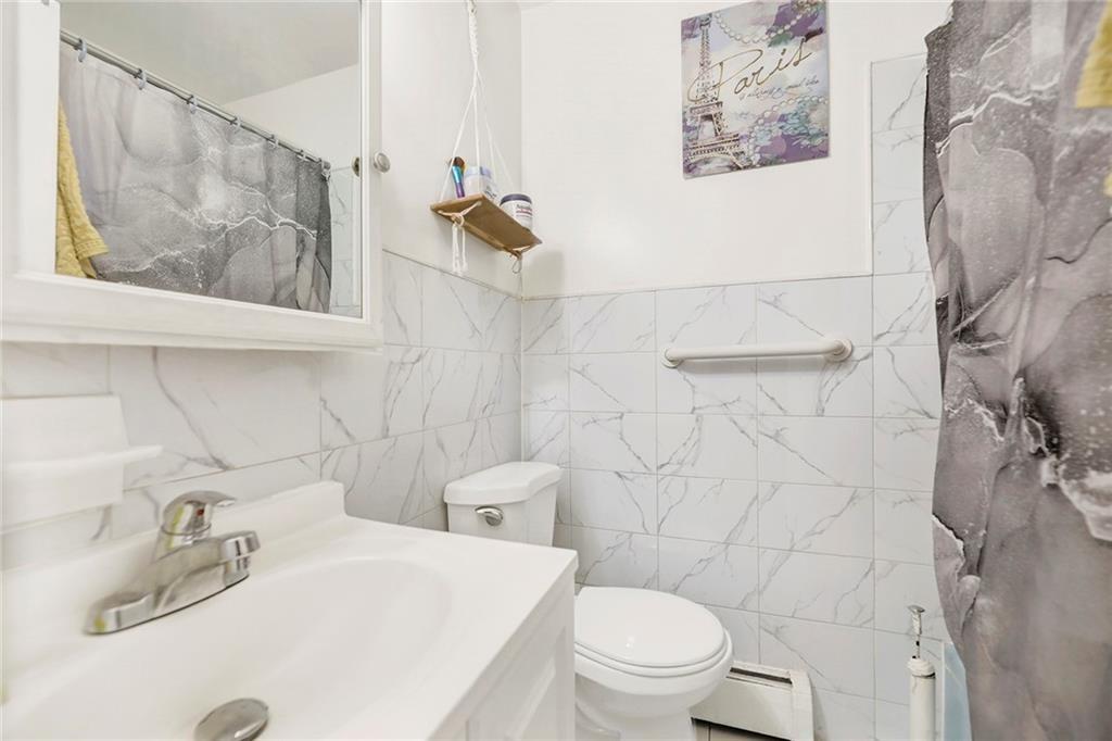 Brooklyn, New York 11236, United States, ,4 BathroomsBathrooms,Residential,Active,38296
