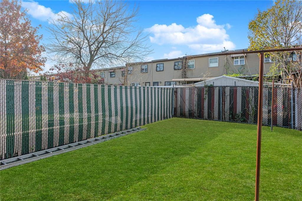 Brooklyn, New York 11208, United States, 3 Bedrooms Bedrooms, ,2 BathroomsBathrooms,Residential,Active,236283