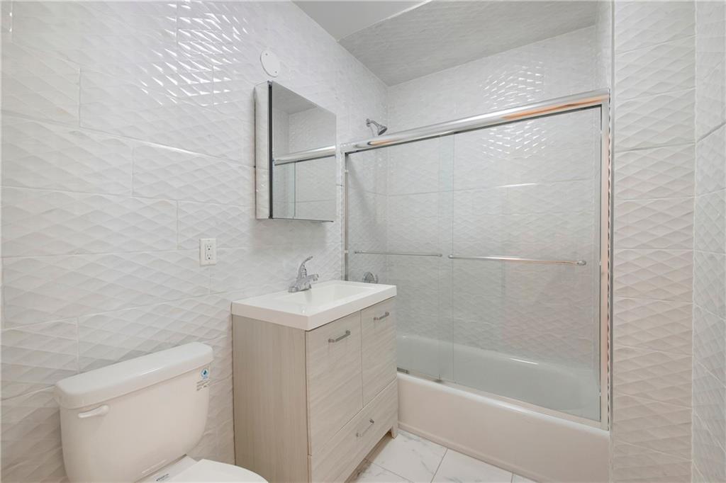 Brooklyn, New York 11228, United States, 2 Bedrooms Bedrooms, ,3 BathroomsBathrooms,Residential,Pending,48035