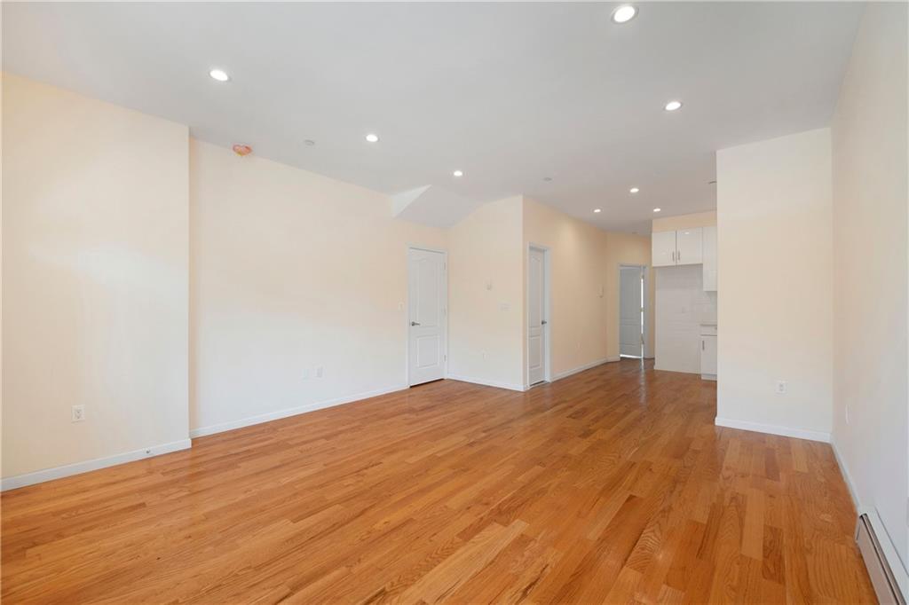 Brooklyn, New York 11228, United States, 2 Bedrooms Bedrooms, ,3 BathroomsBathrooms,Residential,Pending,48035