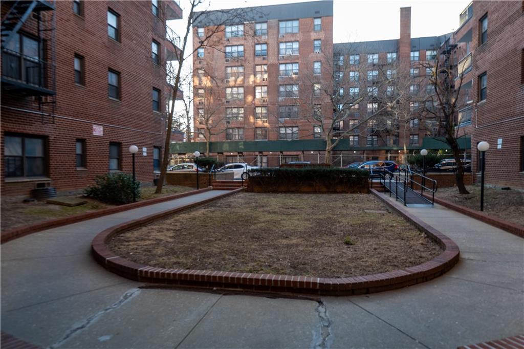 Brooklyn, New York 11234, United States, 3 Bedrooms Bedrooms, ,2 BathroomsBathrooms,Residential,Active,43402