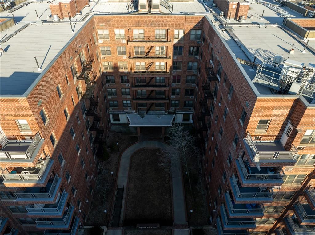 Brooklyn, New York 11234, United States, 3 Bedrooms Bedrooms, ,2 BathroomsBathrooms,Residential,Active,43402