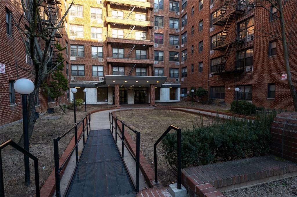 Brooklyn, New York 11234, United States, 3 Bedrooms Bedrooms, ,2 BathroomsBathrooms,Residential,Active,43402