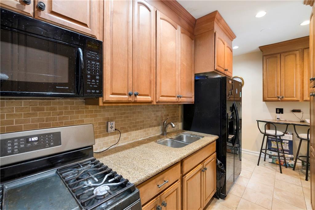 Brooklyn, New York 11230, United States, 1 Bedroom Bedrooms, ,1 BathroomBathrooms,Residential,Active,82224