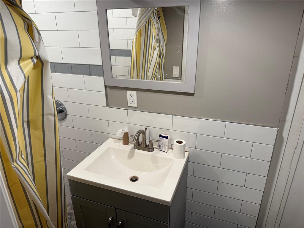 Brooklyn, New York 11236, United States, 5 Bedrooms Bedrooms, ,3 BathroomsBathrooms,Residential,Active,102459