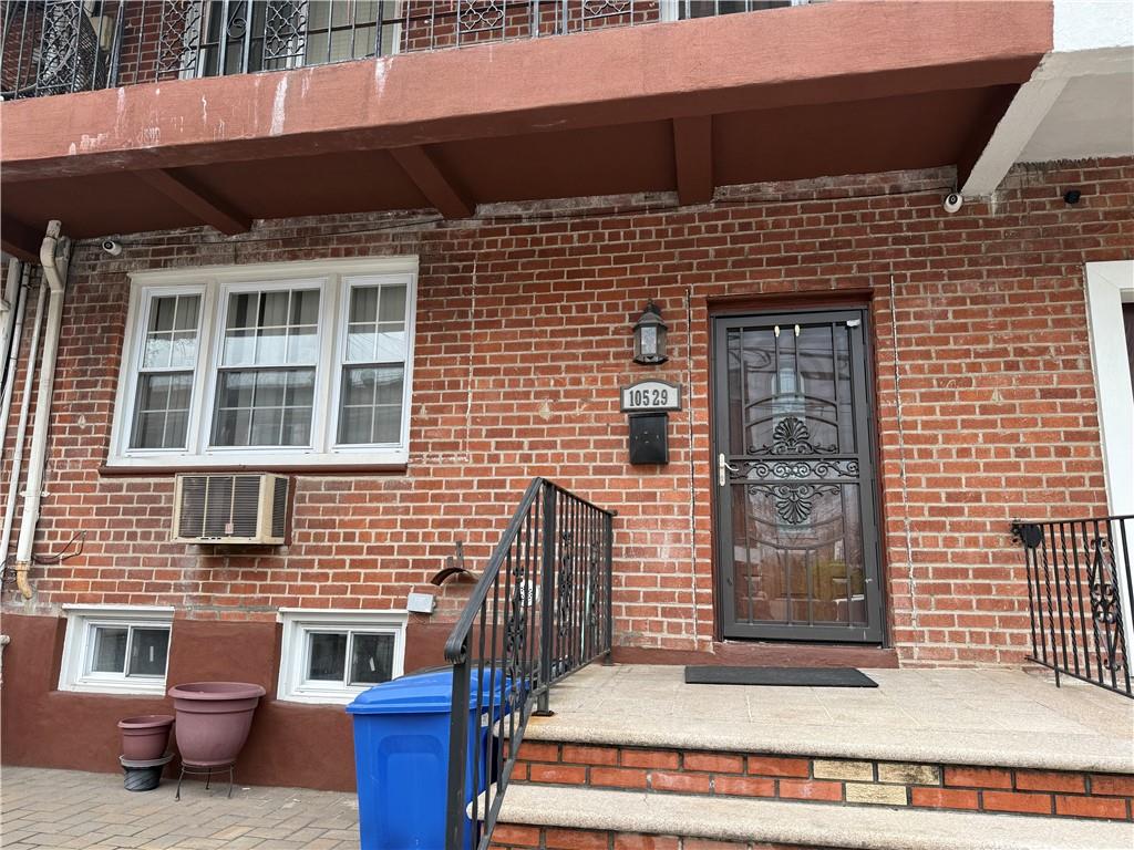 Brooklyn, New York 11236, United States, 5 Bedrooms Bedrooms, ,3 BathroomsBathrooms,Residential,Active,102459