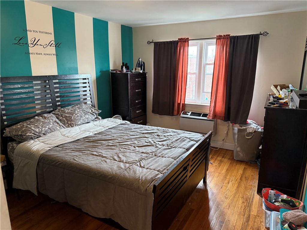 Brooklyn, New York 11236, United States, 5 Bedrooms Bedrooms, ,3 BathroomsBathrooms,Residential,Active,102459