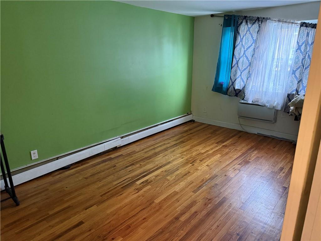 Brooklyn, New York 11236, United States, 5 Bedrooms Bedrooms, ,3 BathroomsBathrooms,Residential,Active,102459