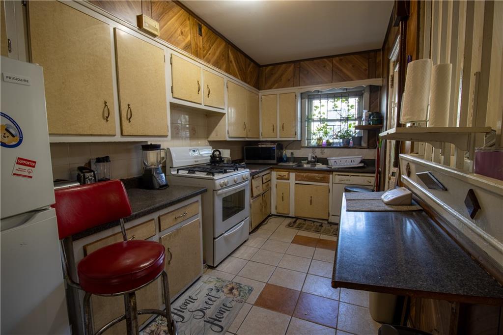 Brooklyn, New York 11225, United States, 4 Bedrooms Bedrooms, ,2 BathroomsBathrooms,Residential,Active,35029