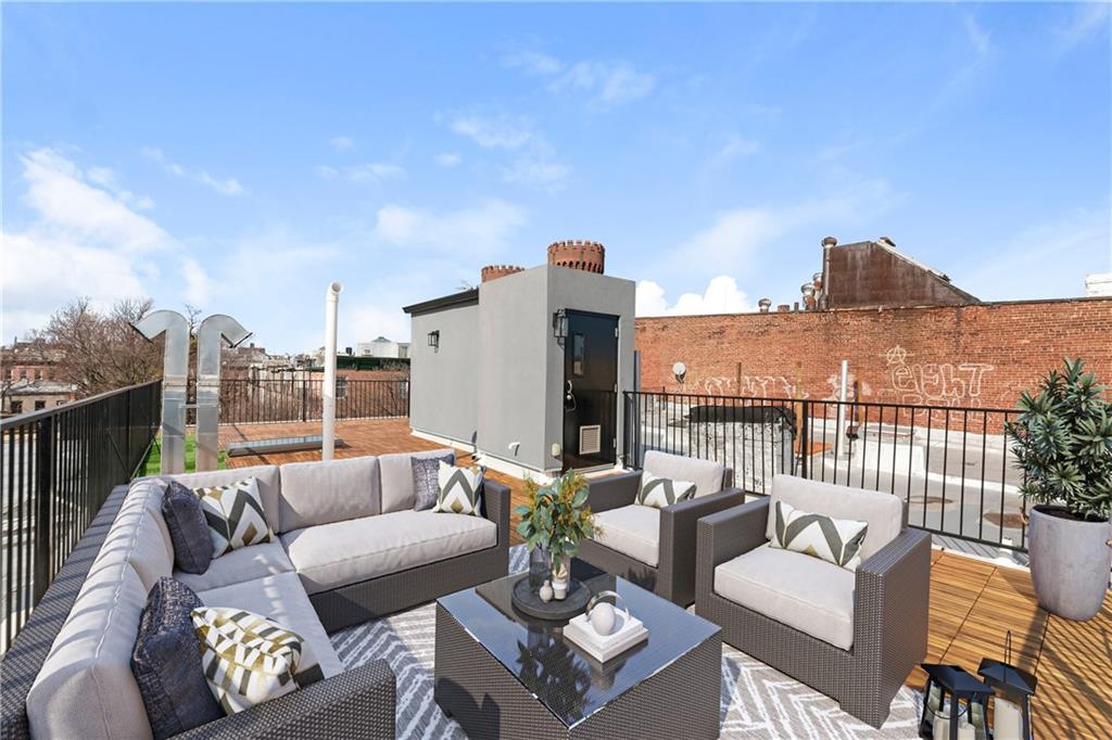 Brooklyn, New York 11221, United States, 7 Bedrooms Bedrooms, ,5 BathroomsBathrooms,Residential,Active,144565