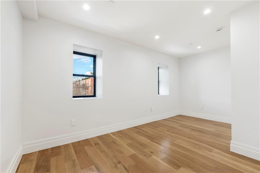 Brooklyn, New York 11221, United States, 7 Bedrooms Bedrooms, ,5 BathroomsBathrooms,Residential,Active,144565